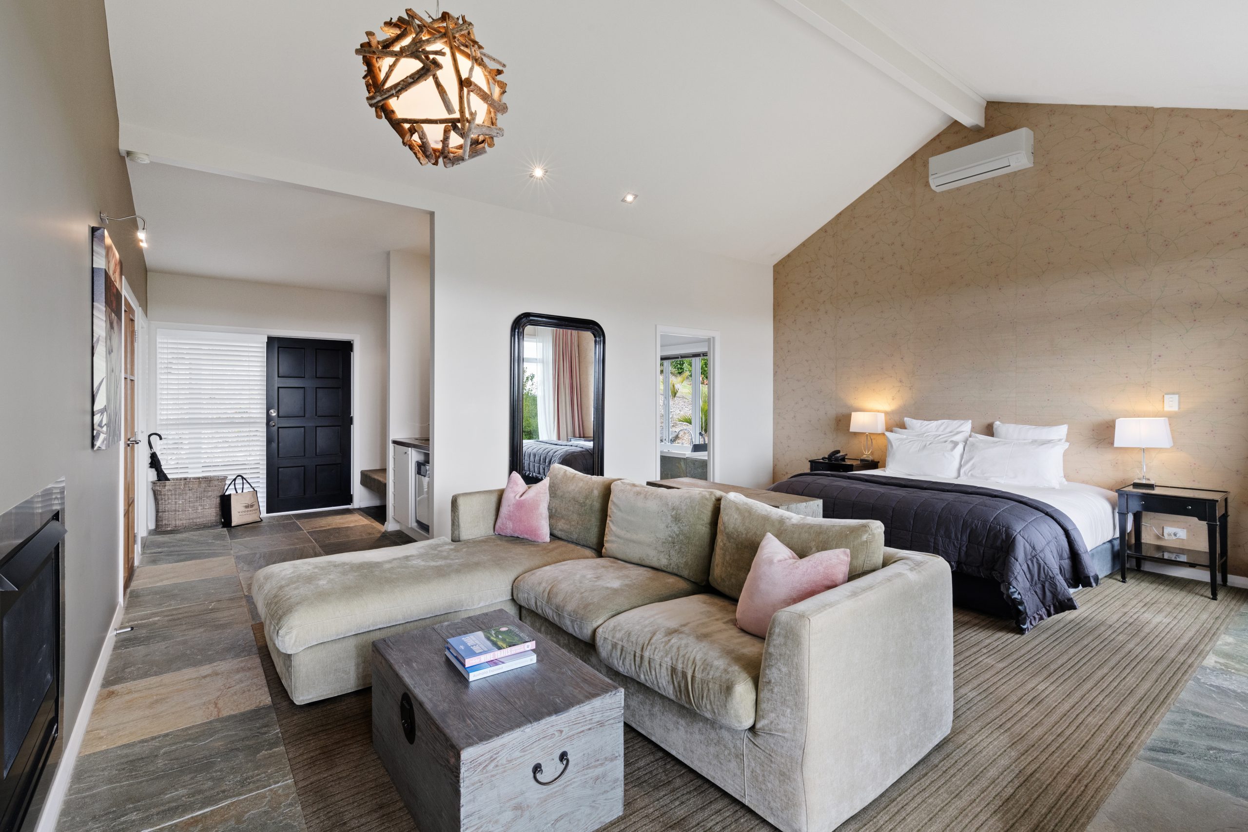 Woodhouse Mountain Lodge Villa - internal 2